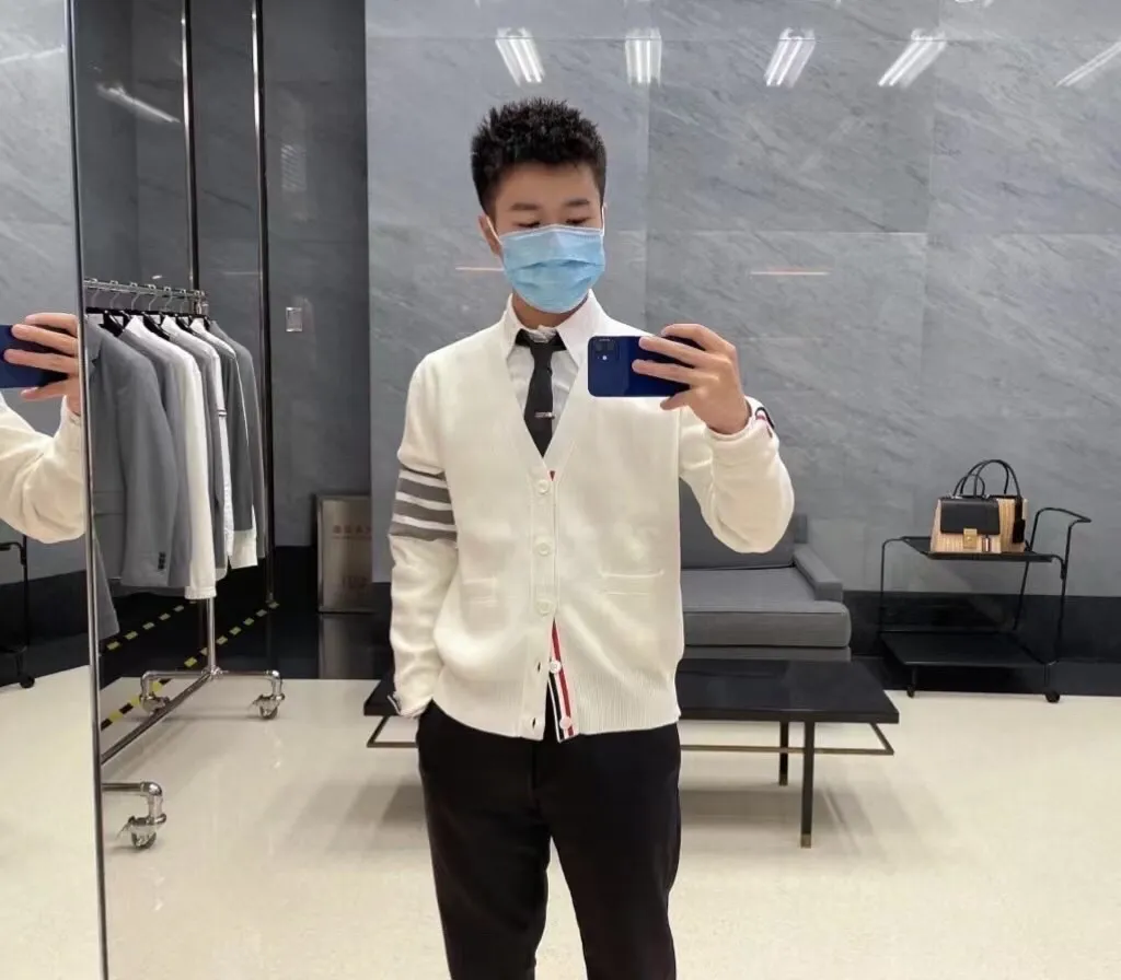 ：M 04 （TBClassic ） THOM BROWNE .TBClassic Breathable Same Style ：White/Navy Blue /Gray/ Blue Size：1/2/3/4